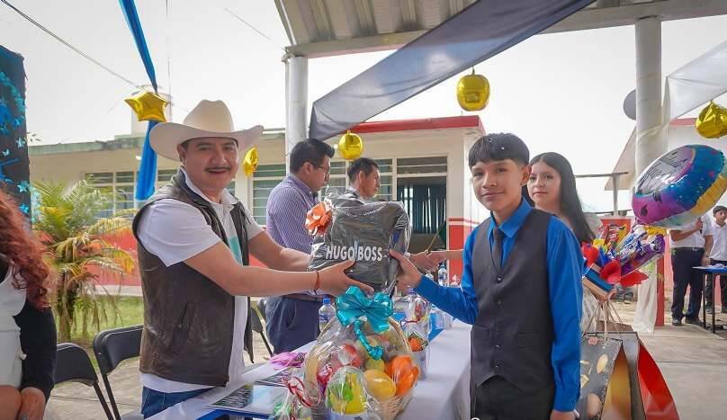 SE GRADUAN DE TELESECUNDARIA DE AHUIHUIXTLA