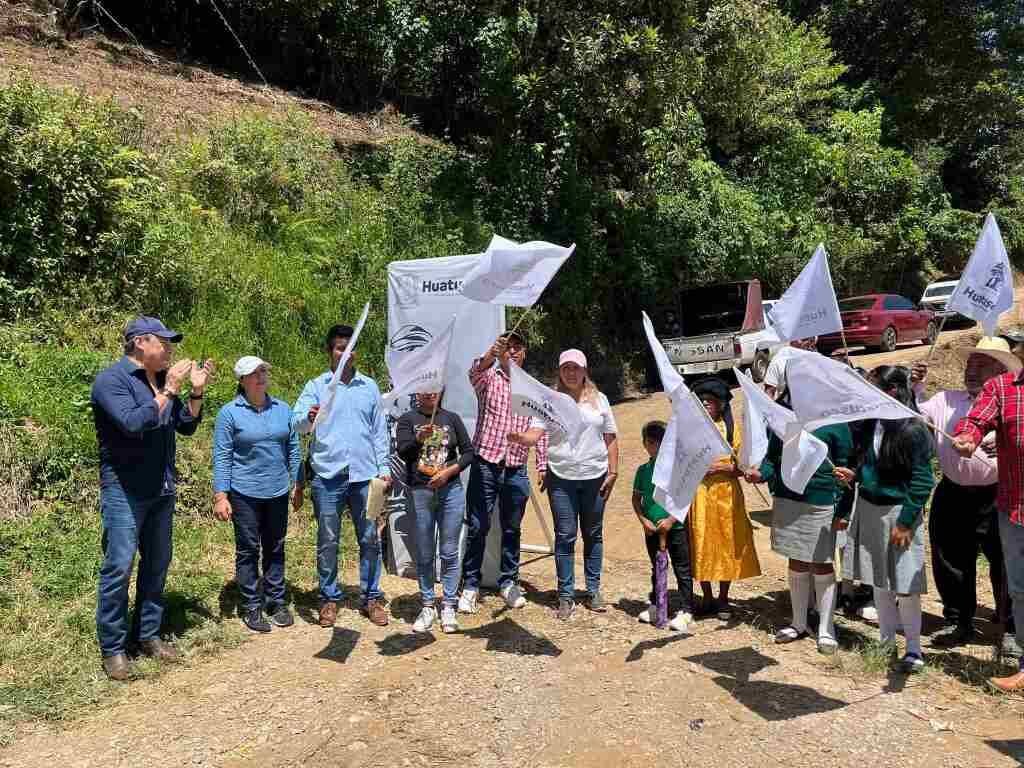 ALCALDE DE HUATUSCO DA BANDERAZO DE OBRA EN TEPAMPA