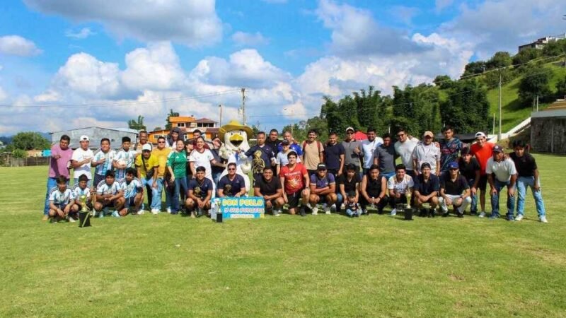 CALCAHUALCO, CAMPEÓN DE MINI TORNEO DE FÚTBOL EN ALPATLÁHUAC