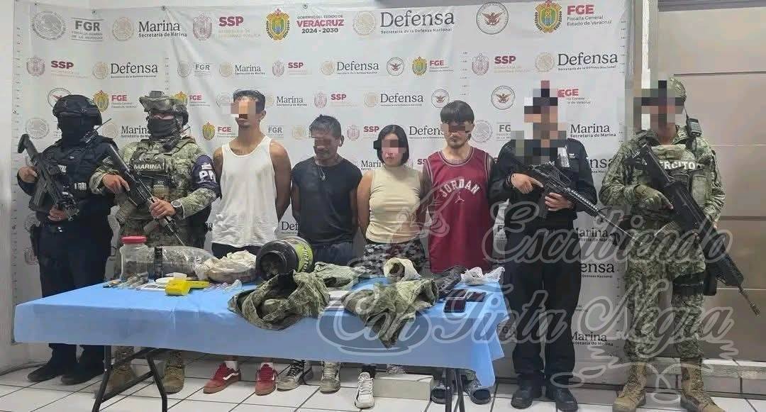 CAPTURAN A CUATRO CON DROGA Y UNIFORMES APÓCRIFOS