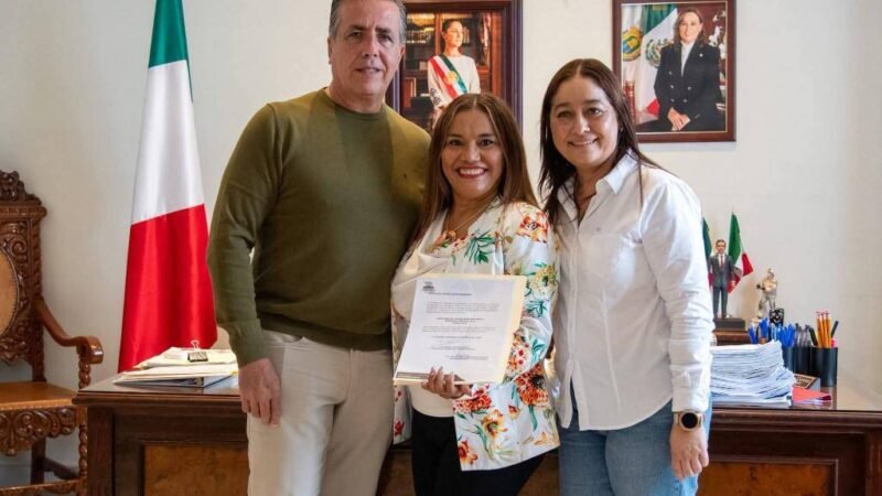 RINDE PROTESTA LUZ DEL CARMEN LEZAMA RODRÍGUEZ COMO DIRECTORA DEL DIF DE CÓRDOBA