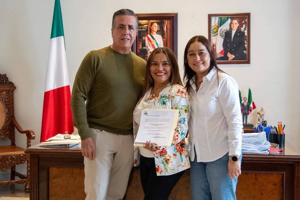 RINDE PROTESTA LUZ DEL CARMEN LEZAMA RODRÍGUEZ COMO DIRECTORA DEL DIF DE CÓRDOBA