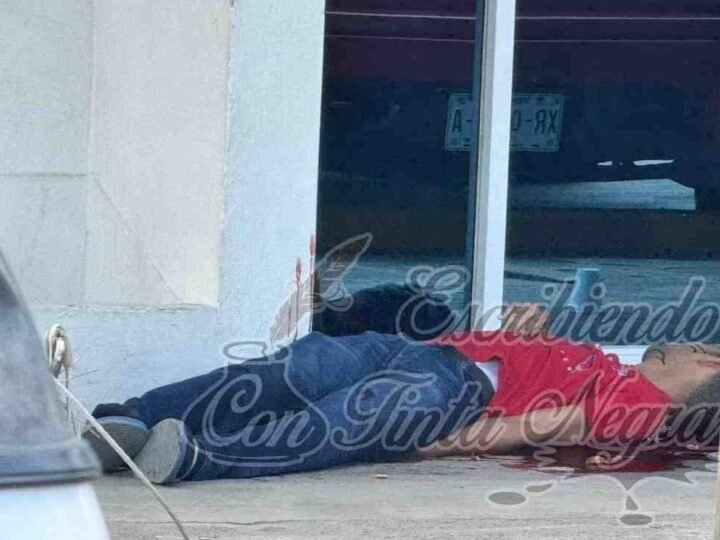 EJECUTAN A HOMBRE AFUERA DE RESTAURANTE
