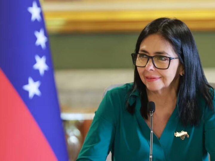 DELCY RODRÍGUEZ ANUNCIA PLAN DE RECUPERACIÓN; INSISTE EN QUE EU QUITE LAS SANCIONES A VENEZUELA