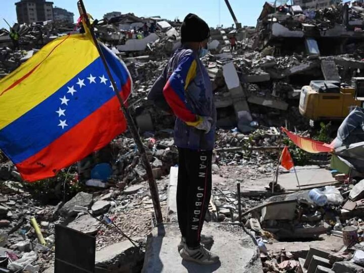 AUMENTAN LAS VÍCTIMAS DEL DOBLE SISMO EN VENEZUELA; SON 3 MIL 889 MUERTOS