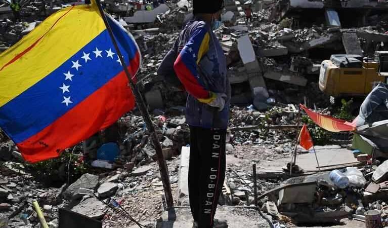 AUMENTAN LAS VÍCTIMAS DEL DOBLE SISMO EN VENEZUELA; SON 3 MIL 889 MUERTOS