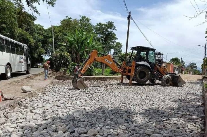 AVANZAN TRABAJOS DE REHABILITACIÓN EN CALLE PUEBLA DE LA LUZ PALOTAL