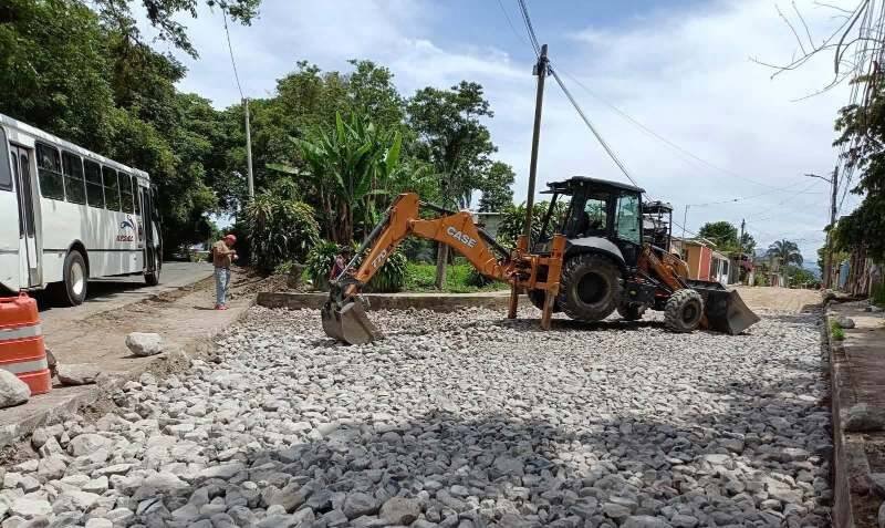 AVANZAN TRABAJOS DE REHABILITACIÓN EN CALLE PUEBLA DE LA LUZ PALOTAL
