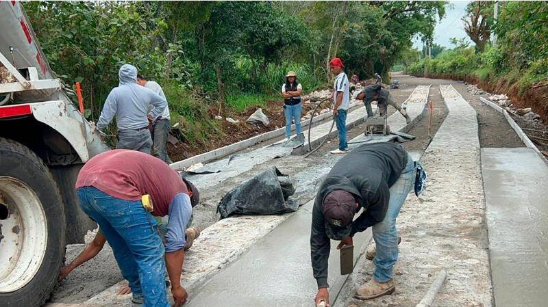 AVANZA OBRA DE CAMINO MONTE BLANCO-SANTA ELENA
