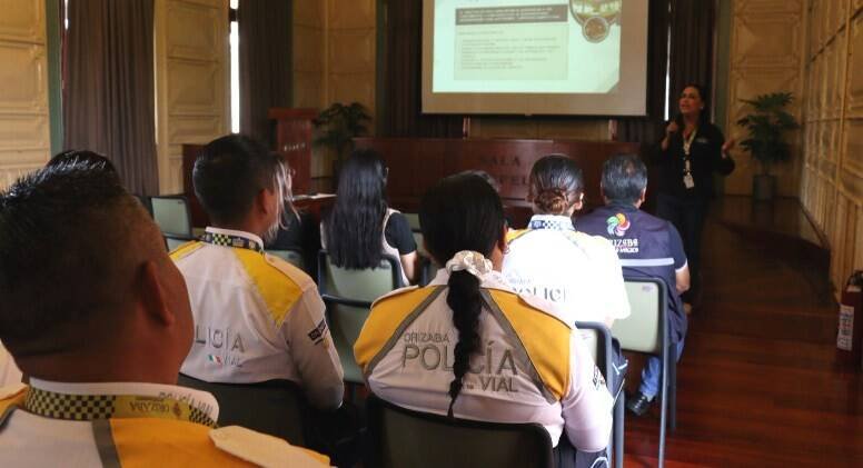 CAPACITAN A PERSONAL DEL AYUNTAMIENTO DE ORIZABA EN MATERIA DE SERVICIO
