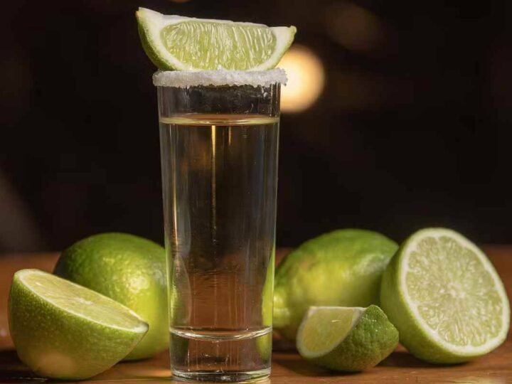 ALERTAN POR FALSIFICACIÓN DE TEQUILA VENDIDO EN LÍNEA