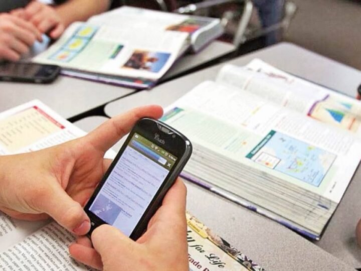ANALIZAN REGLAMENTAR USO DE CELULARES EN ESCUELAS POR RETOS VIRALES