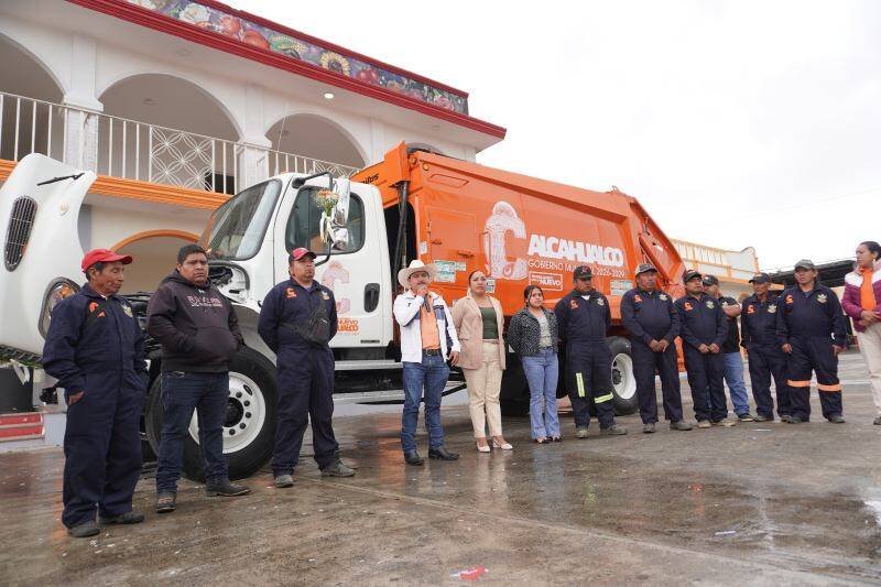 CALCAHUALCO PONE EN FUNCIONAMIENTO CAMIÓN COMPACTADOR DE BASURA