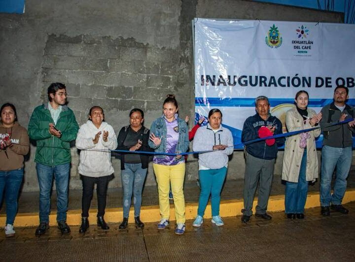 INAUGURAN OBRAS EN COLONIA ROMERO DE IXHUATLÁN DEL CAFÉ