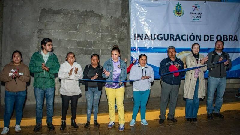 INAUGURAN OBRAS EN COLONIA ROMERO DE IXHUATLÁN DEL CAFÉ