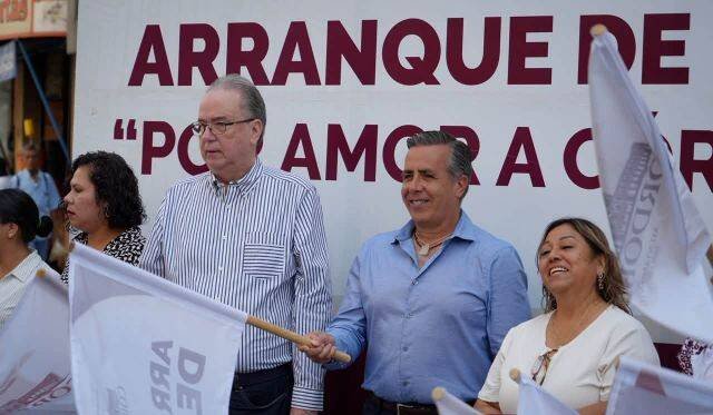 MANUEL ALONSO DA BANDERAZO DE OBRA EN CENTRO DE CÓRDOBA