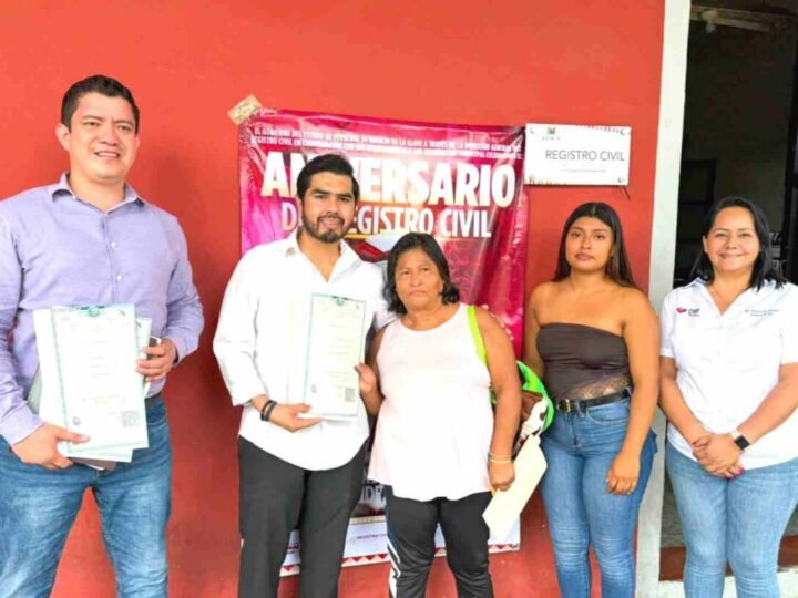 ENTREGA REGISTRO CIVIL DE YANGA ACTAS EXTEMPORÁNEAS A ADULTOS