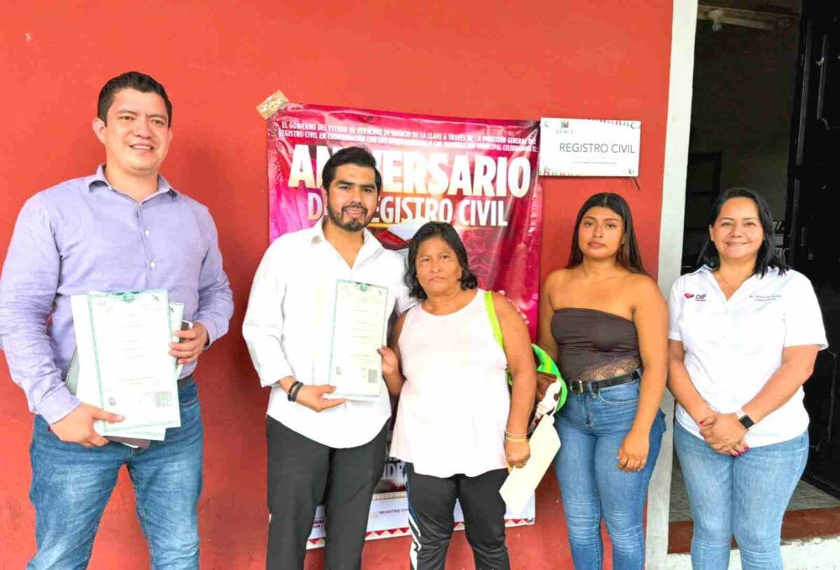 ENTREGA REGISTRO CIVIL DE YANGA ACTAS EXTEMPORÁNEAS A ADULTOS