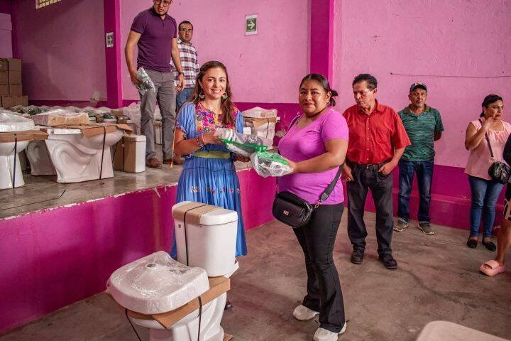 ENTREGA SANITARIOS COMPLETOS EN IXHUATLÁN DEL CAFÉ