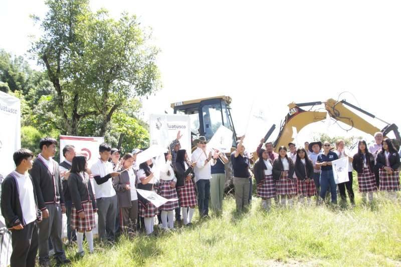 URCINO MÉNDEZ PONE EN MARCHA CONSTRUCCIÓN DE BARDA EN TELEBACHILLERATO