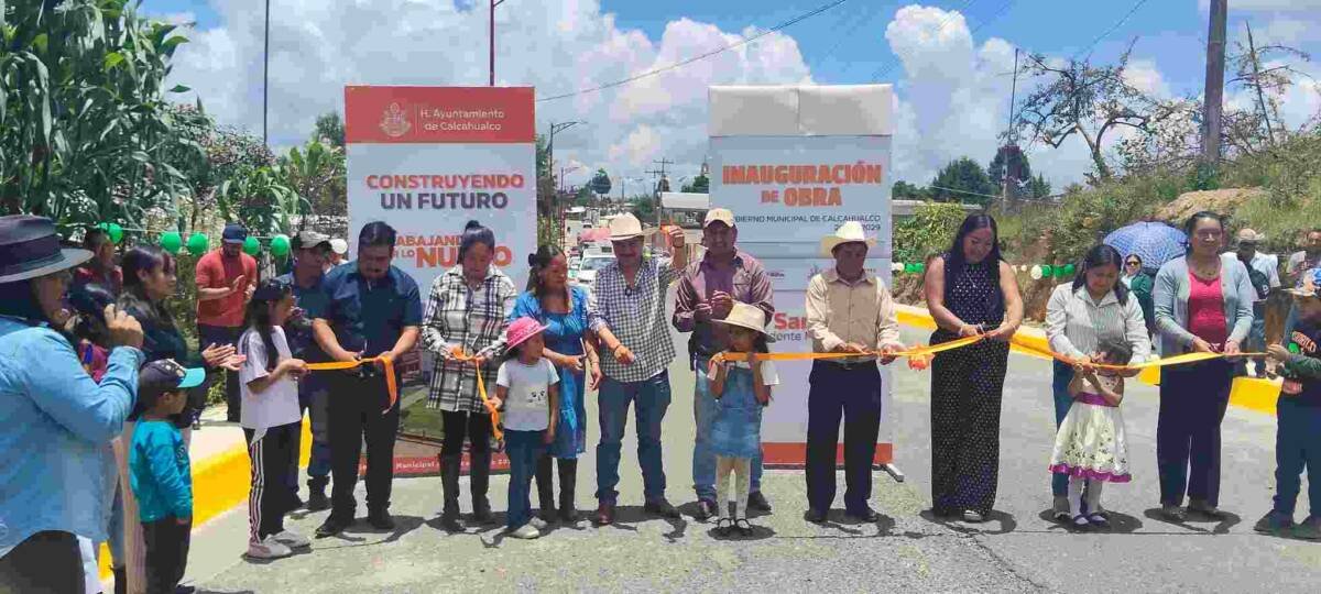 ALCALDE DE CALCAHUALCO INAUGURA LA PRIMERA OBRA DE SU ADMINISTRACIÓN