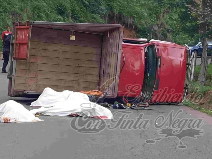 VOLCADURA FATAL; MUEREN 3 PERSONAS