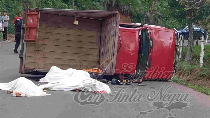 VOLCADURA FATAL; MUEREN 3 PERSONAS