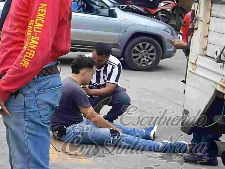 COLISIONAN MOTOCICLISTA Y CAMIONETA DE ABARROTES QUEZADA