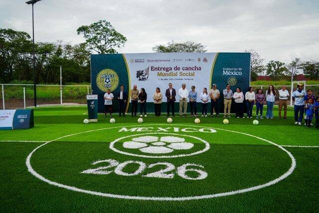 INAUGURA ALCALDE DE CÓRDOBA CANCHAS DE FÚTBOL DE PRIMER NIVEL