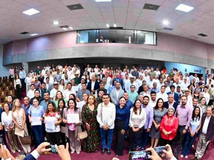 ENTREGA CONGRESO 156 DISTINTIVOS DE EXCELENCIA EN PLANEACIÓN MUNICIPAL 2026-2029