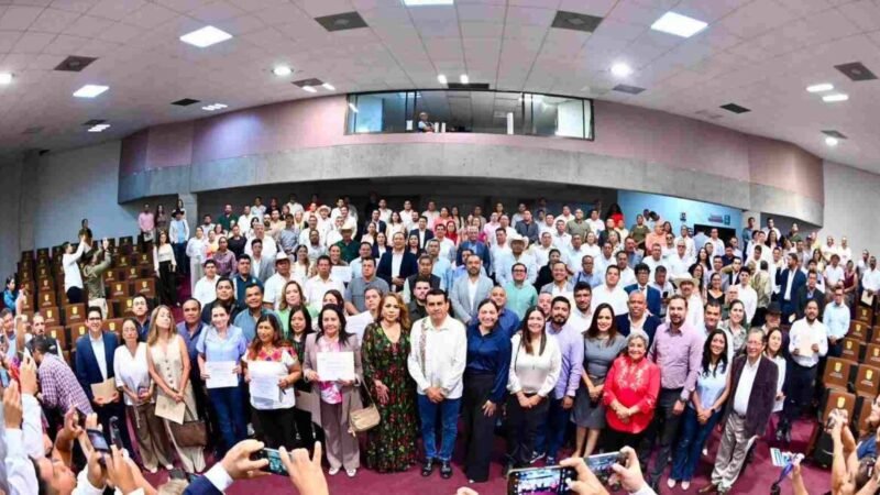 ENTREGA CONGRESO 156 DISTINTIVOS DE EXCELENCIA EN PLANEACIÓN MUNICIPAL 2026-2029