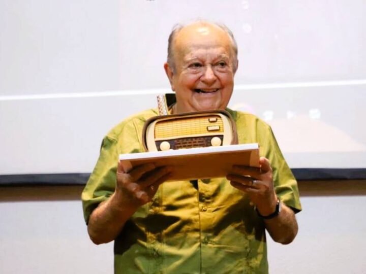 RINDEN HOMENAJE A JOSÉ LUIS RENEAUM, LOCUTOR, CRONISTA E HISTORIADOR