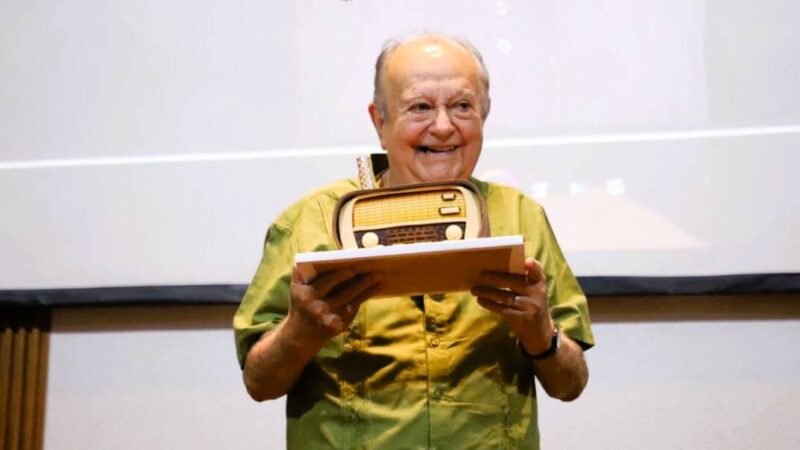 RINDEN HOMENAJE A JOSÉ LUIS RENEAUM, LOCUTOR, CRONISTA E HISTORIADOR