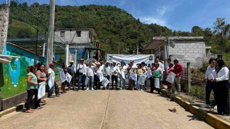 ALCALDESA DE CHOCAMÁN DA BANDERAZO DE OBRA EN TETLA