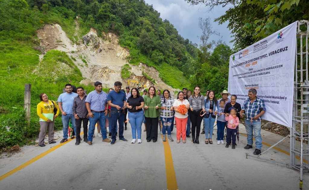 INAUGURAN PAVIMENTACIÓN EN TAMAZOLAPA
