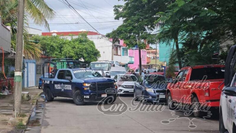 REVIENTAN CASA DE SEGURIDAD; DETIENEN A UNO CON DROGAS Y ARMAS