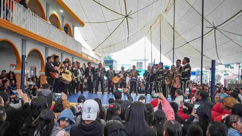 CELEBRAN CONCURSO DE MARIACHIS EN CALCAHUALCO