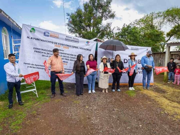 ARRANCA PAVIMENTACIÓN EN TRES AGUAS