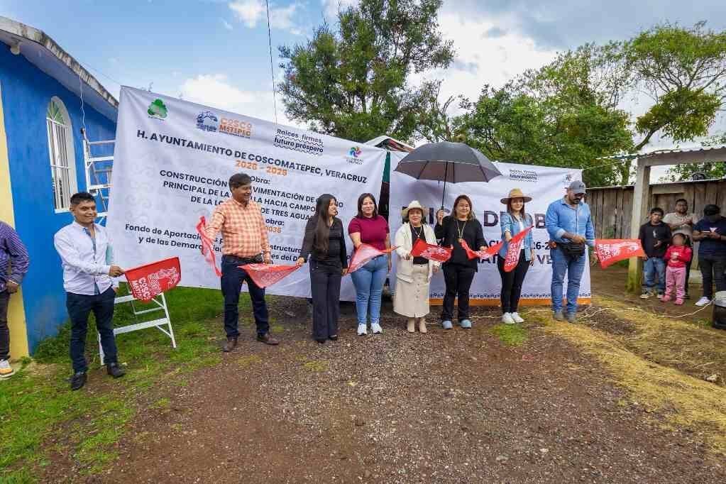 ARRANCA PAVIMENTACIÓN EN TRES AGUAS