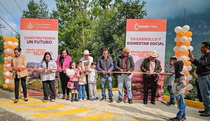 ALCALDE DE CALCAHUALCO INAUGURA CAMINO EN MAQUIXTLA