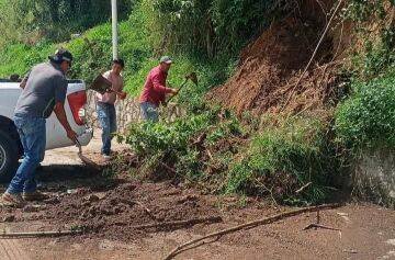 LLUVIAS PROVOCAN DESLAVES EN ALPATLÁHUAC