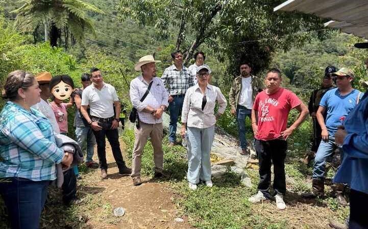 ALCALDESA SOSTIENE REUNIÓN DE TRABAJO CON HABITANTES DE LA JOYA Y TETLA