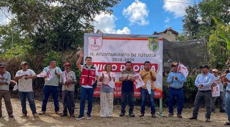 UBALDO PÉREZ INICIA OBRA EN ZAPOTITLA