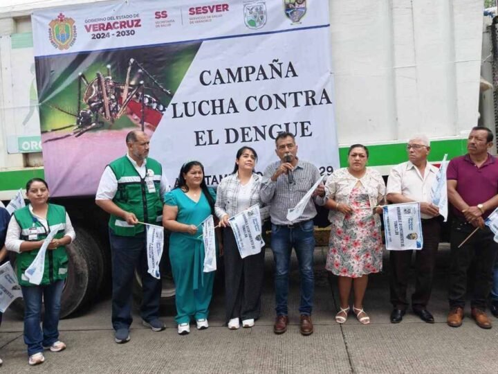 PONEN EN MARCHA CAMPAÑA DE DESCACHARRIZACIÓN EN TOMATLÁN