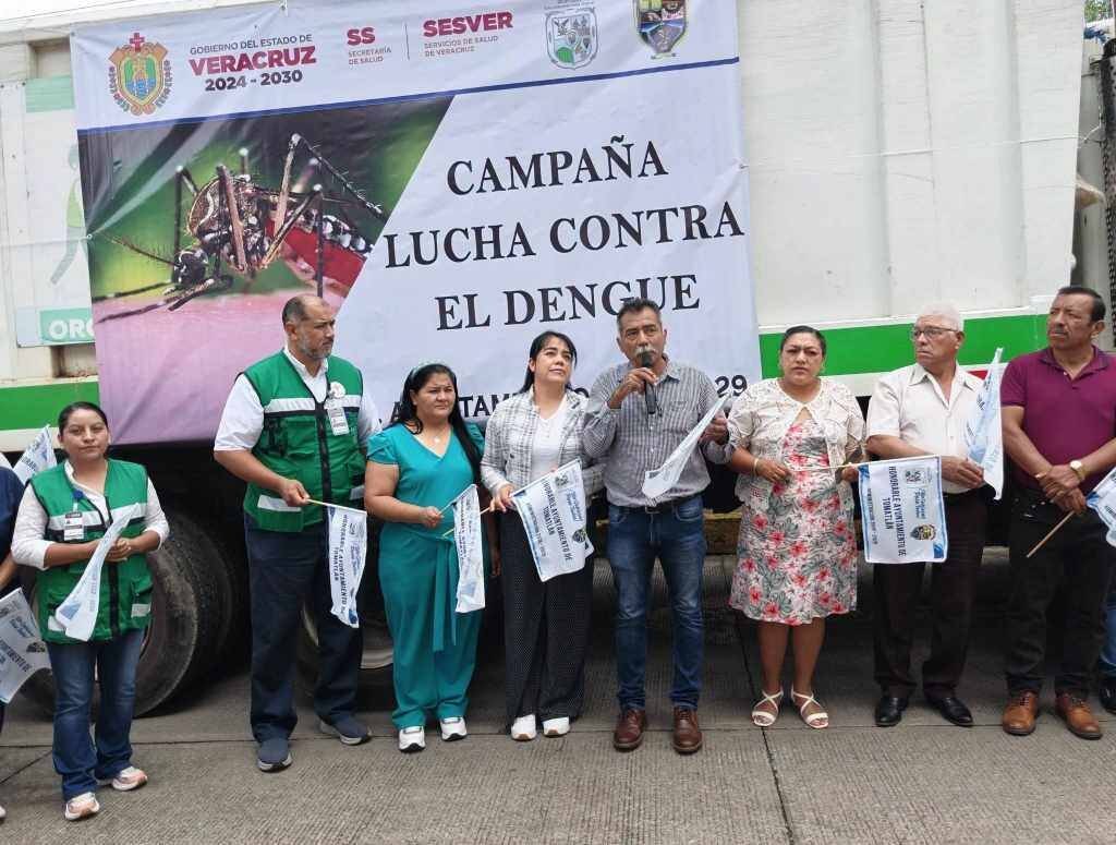 PONEN EN MARCHA CAMPAÑA DE DESCACHARRIZACIÓN EN TOMATLÁN