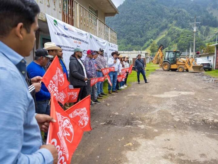 ARMANDO REYES DA BANDERAZO DE OBRA EN CUIYACHAPA