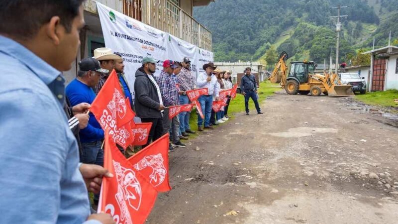 ARMANDO REYES DA BANDERAZO DE OBRA EN CUIYACHAPA