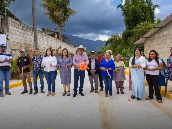 INAUGURA ALCALDE DE COSCO OBRA EN SAN NICOLÁS