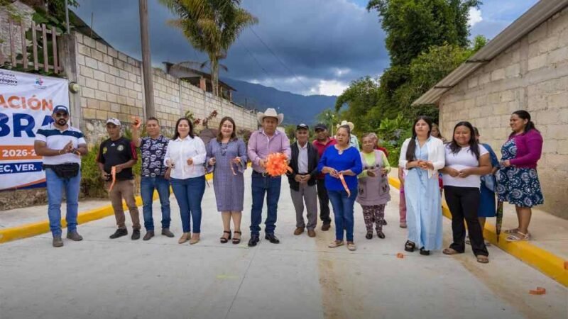 INAUGURA ALCALDE DE COSCO OBRA EN SAN NICOLÁS