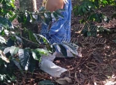 CAMPESINO ESCAPA POR LA PUERTA FALSA